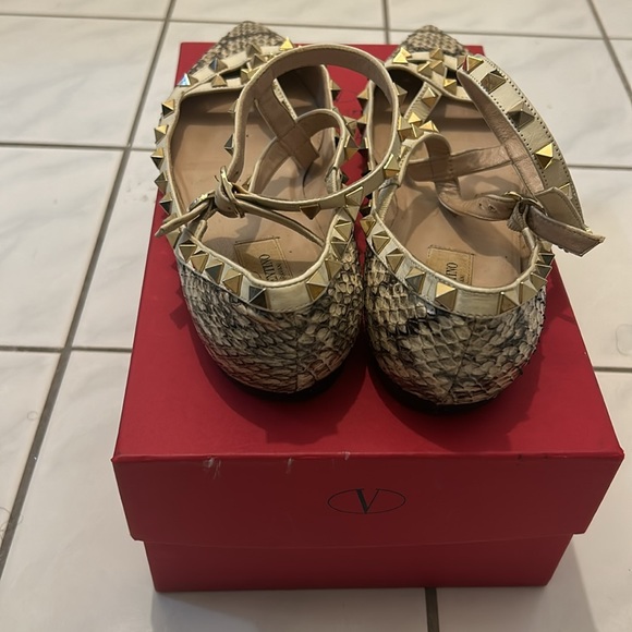 Valentino Garavani Rockstud Leather Ballet Flats - Picture 5 of 6